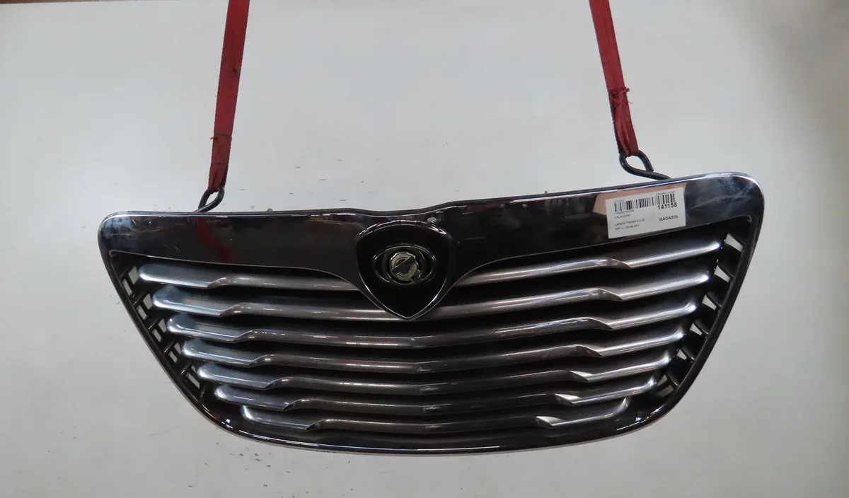 Calandre LANCIA THEMA 2013 occasion