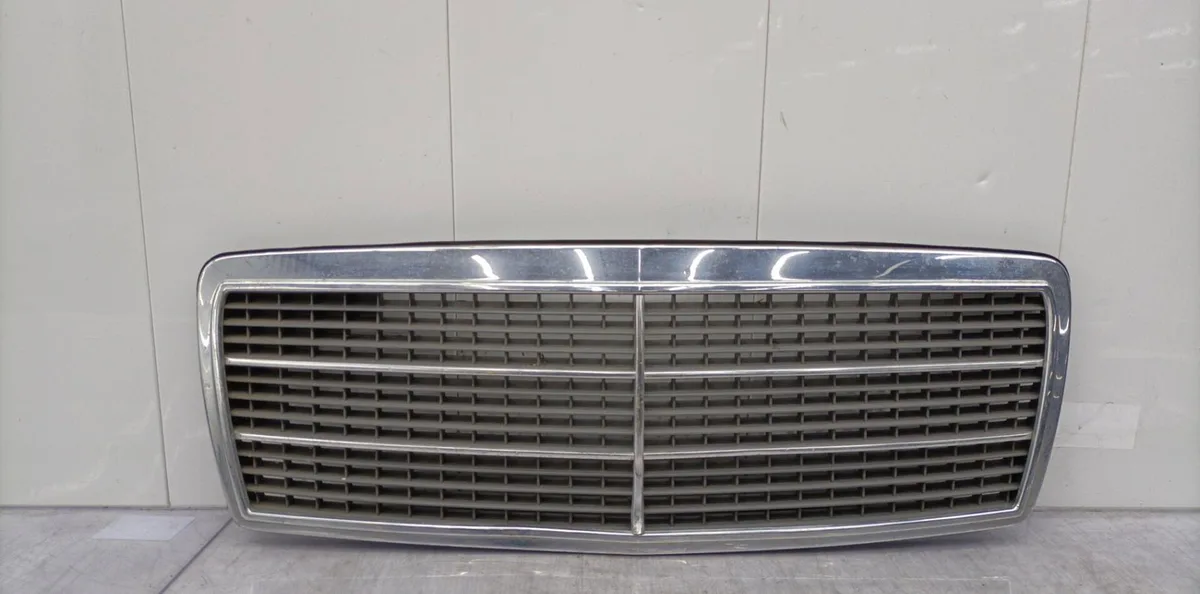 Calandre MERCEDES CLASSE C 202 PHASE 1 occasion
