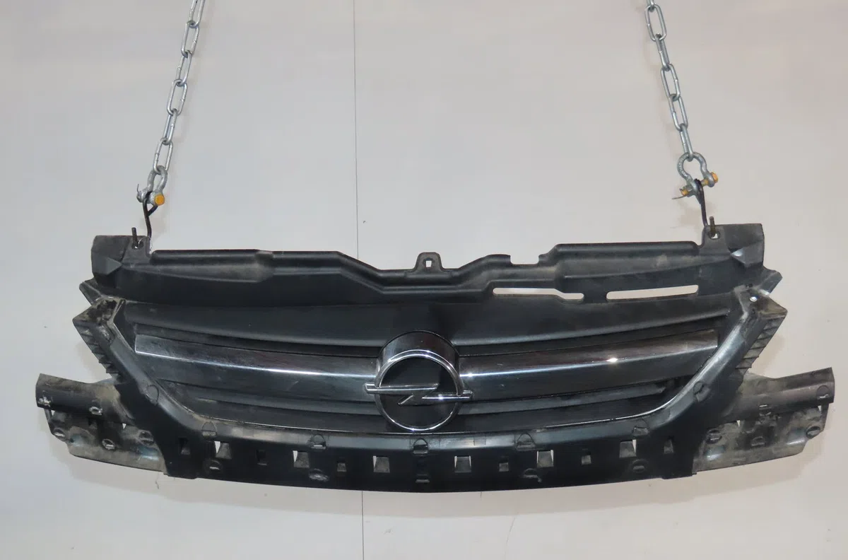 Calandre Opel CORSA C (X01) 1.2 twinport (f08, f68) (2004-2009) occasion — photo 2