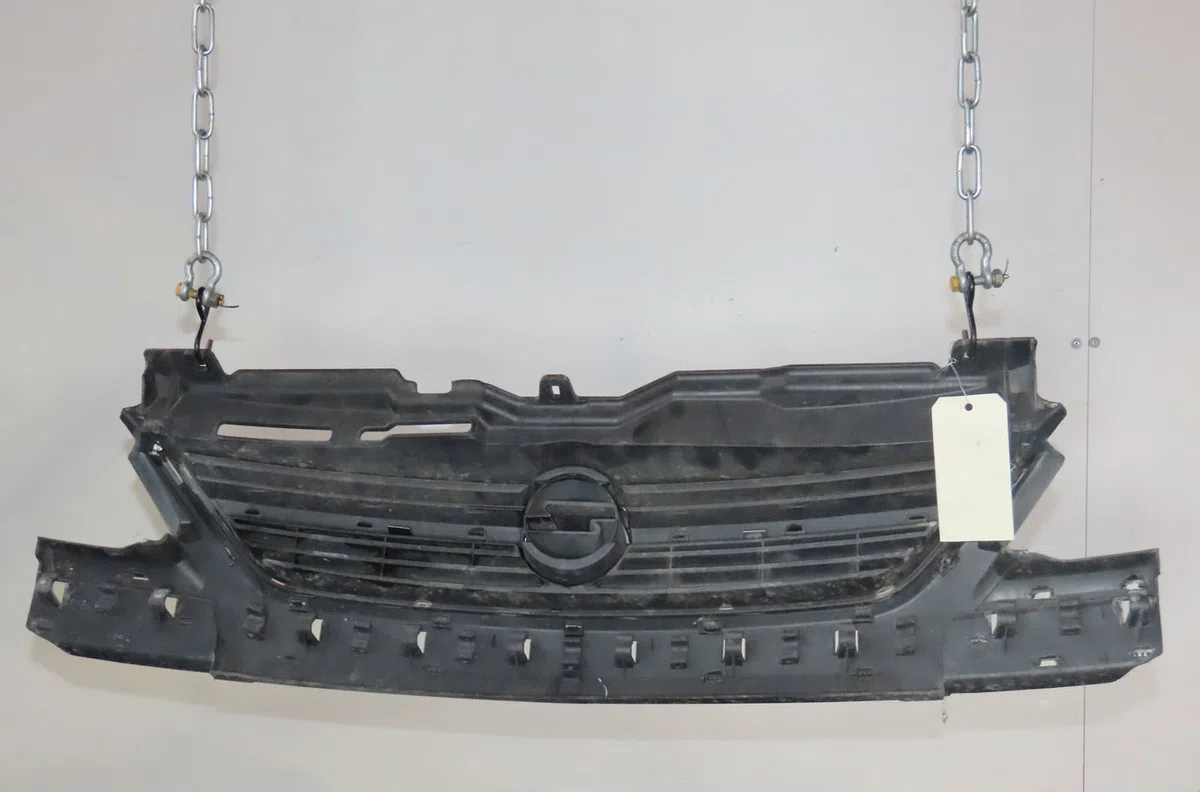 Calandre Opel CORSA C (X01) 1.2 twinport (f08, f68) (2004-2009) occasion — photo 3