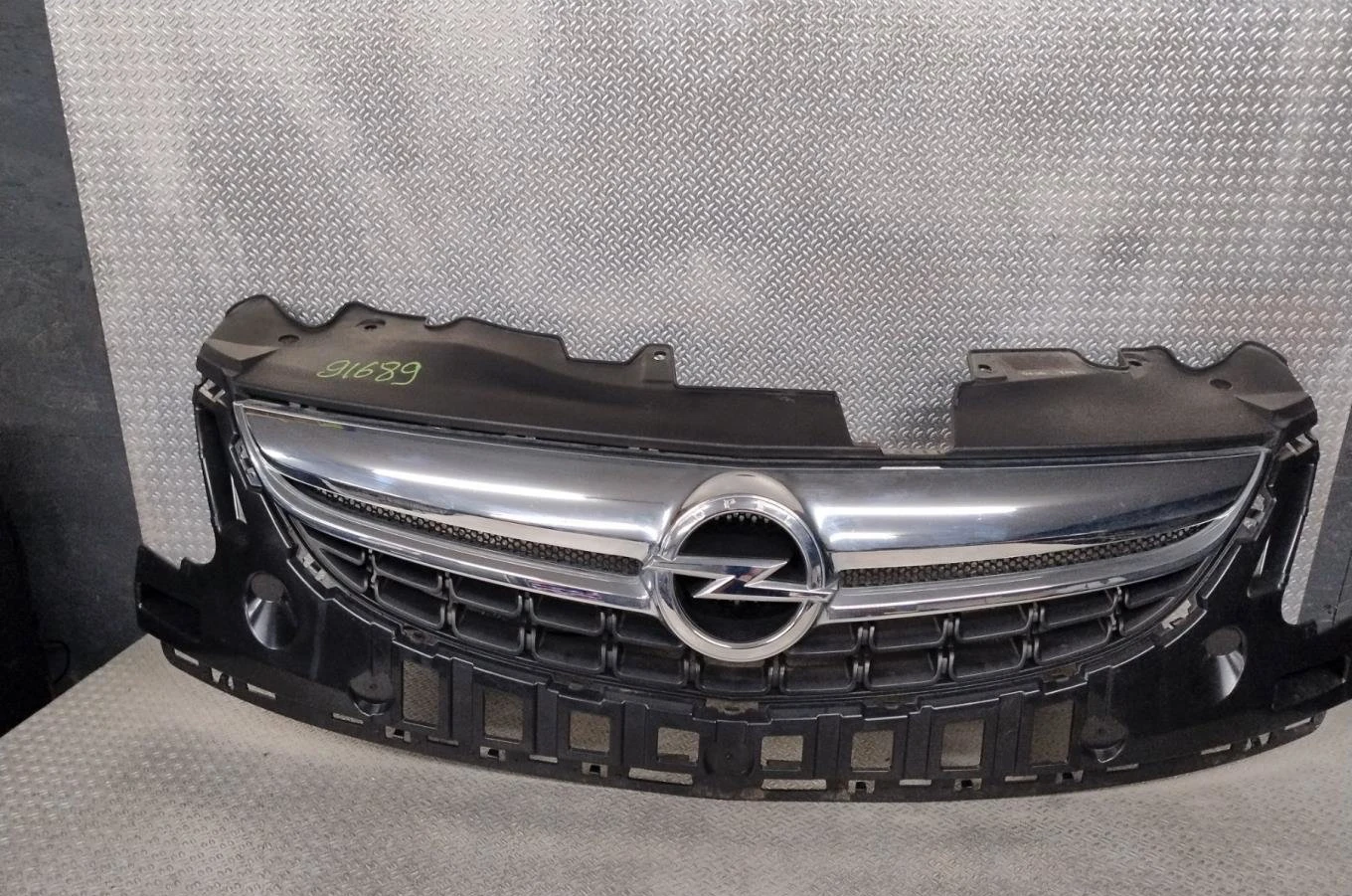 Calandre Opel CORSA D (S07) 1.3 cdti (l08, l68) (2006-2014) 5 portes occasion