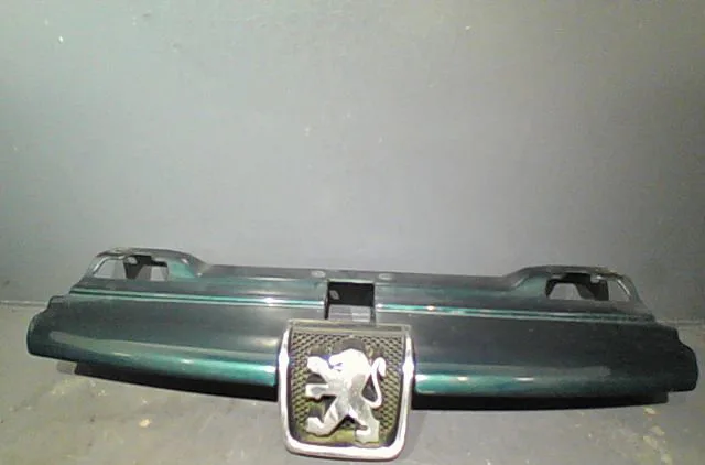 Calandre Peugeot 406 (8B) 1.9 td (1996-2004) occasion