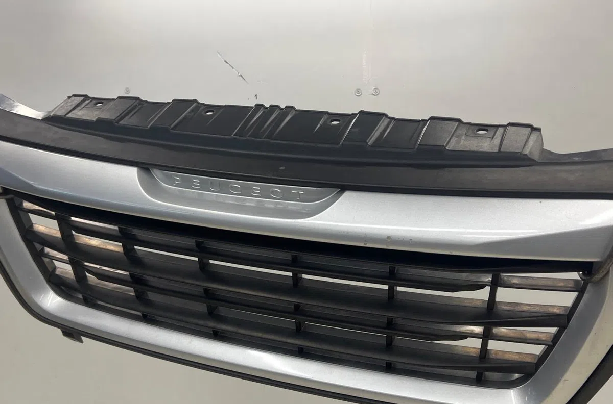 Calandre PEUGEOT BOXER 3 PHASE 2 occasion — photo 2