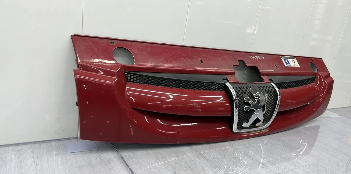 Calandre PEUGEOT PARTNER 1 PHASE 2 occasion — photo 2