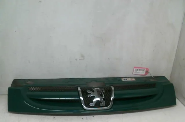 Calandre Peugeot PARTNER Monospace (5_, G_) 1.6 hdi 75 (2005-2008) 4 portes occasion