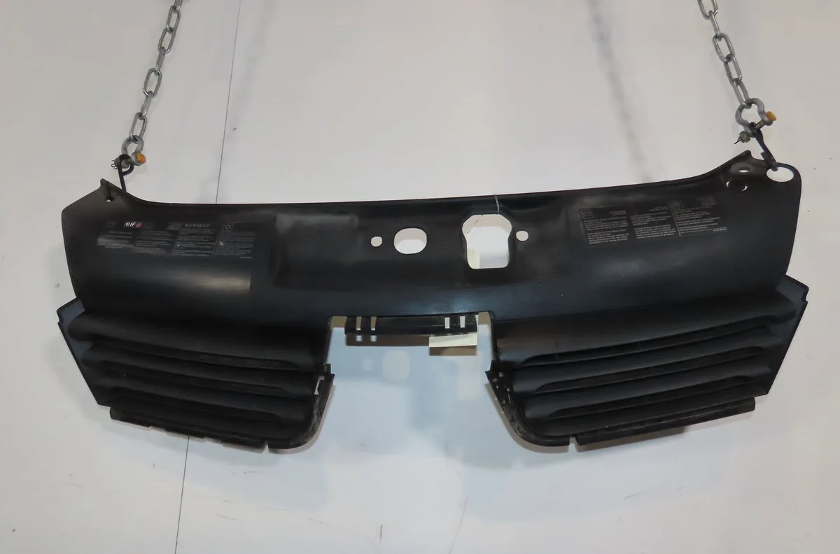 Calandre Renault CLIO II (BB_, CB_) 1.2 16v (bb05, bb0w, bb11, bb27, bb2t, bb2u, bb2v, cb05,... (2001-2016) 3 portes occ