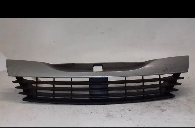 Calandre Renault LAGUNA II (BG0-1_) 1.8 16v (bg04, bg0b, bg0c, bg0v) (2001-2005) occasion