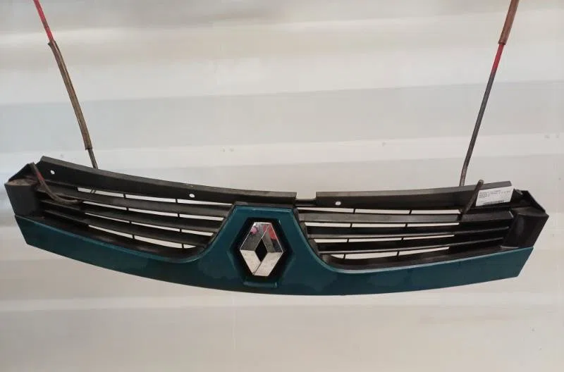 Calandre RENAULT MASTER 2 PHASE 2 occasion — photo 2