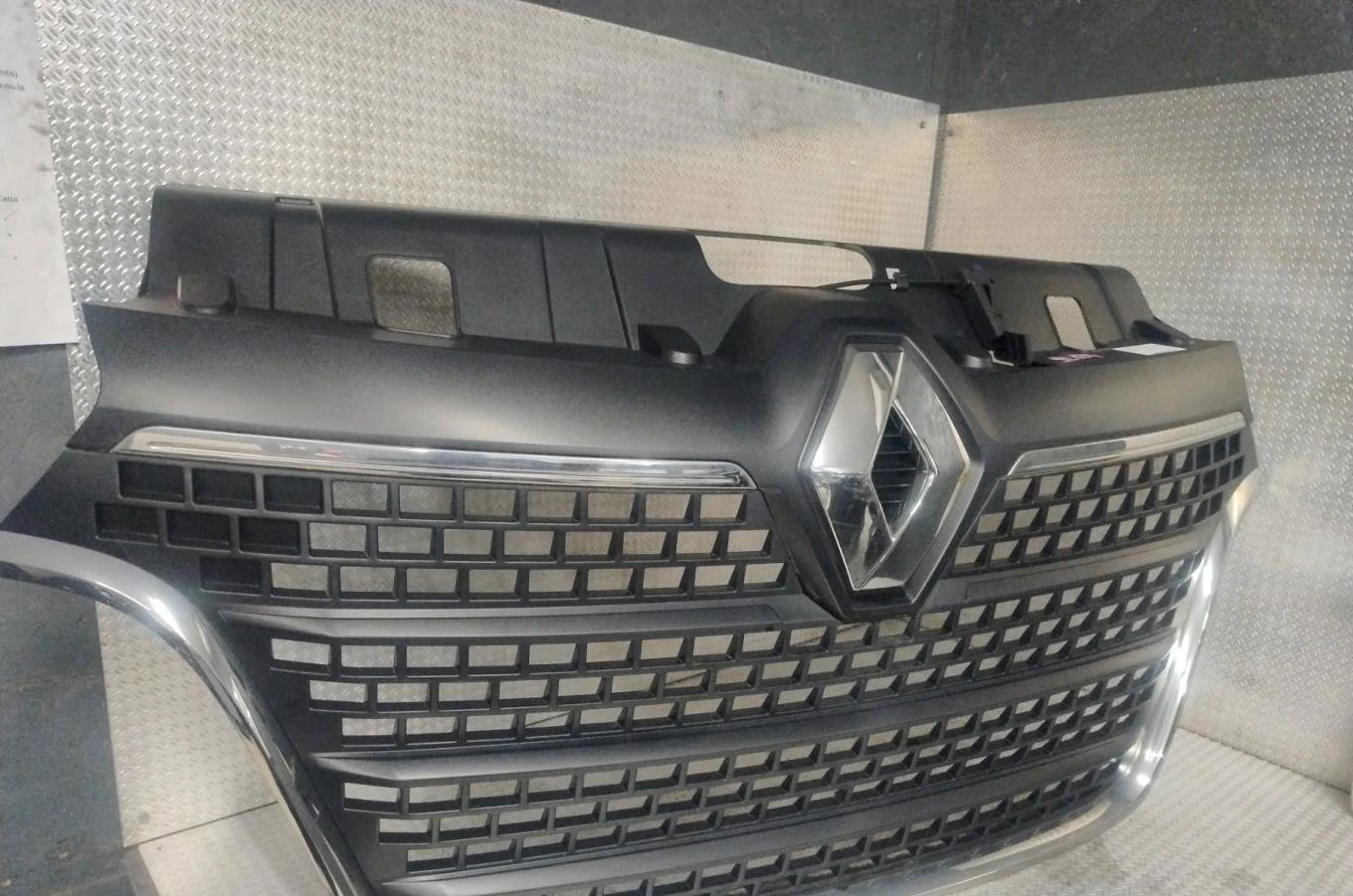 Calandre Renault MASTER III Camion plate-forme-Châssis (EV, HV, UV) 2.3 dci 130 rwd (hv01, hv10, hv11, hv12, uv01, uv10,