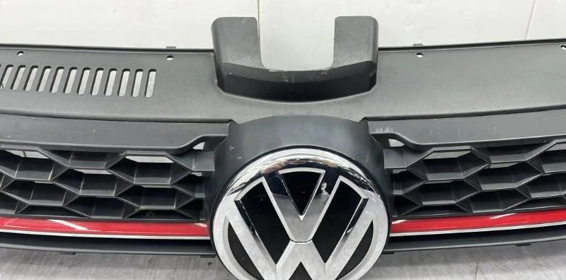 Calandre VOLKSWAGEN GOLF 7 PHASE 1 occasion