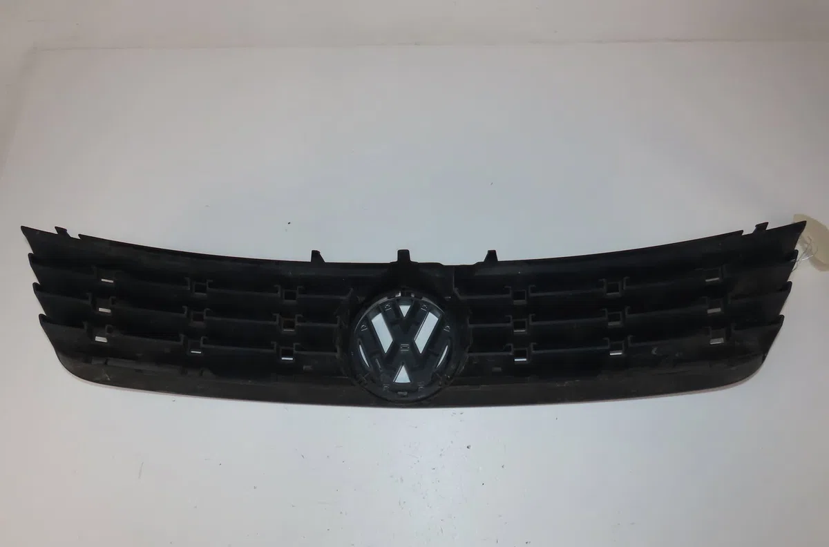 Calandre Volkswagen PASSAT B5 (3B2) 1.9 tdi (1996-2000) occasion — photo 3