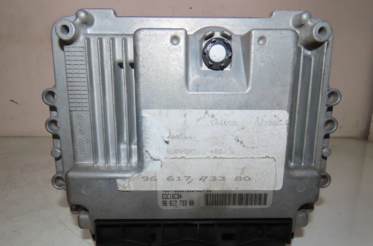 Calculateur moteur Citroën C4 I (LC_) 1.6 hdi (2004-2011) 5 portes occasion