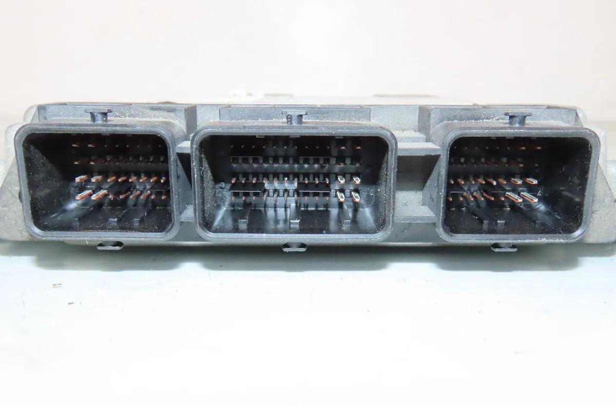 Calculateur moteur Citroën C4 I (LC_) 1.6 hdi (2004-2011) 5 portes occasion — photo 2
