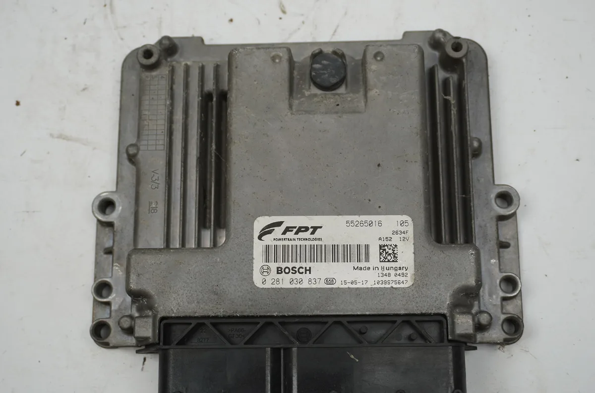Calculateur moteur Fiat DOBLO Cargo (263_) 1.6 d multijet (2010) occasion