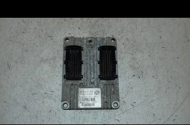 Calculateur moteur Fiat PUNTO (199_) 1.4 (199axb1a, 199bxb1a, 199bxb11, 199axb11) (2012) occasion — photo 2