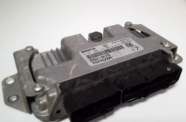 Calculateur moteur Peugeot 107 (PM_, PN_) 1.0 (2005-2014) 3 portes occasion
