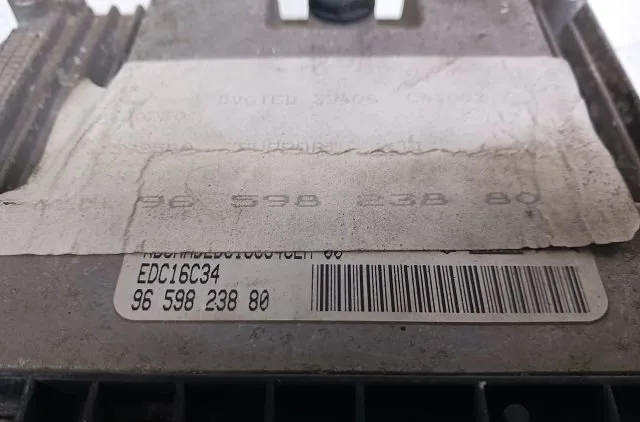 Calculateur moteur Peugeot 206 3-5 portes (2A-C) 1.6 hdi 110 (2004-2007) occasion