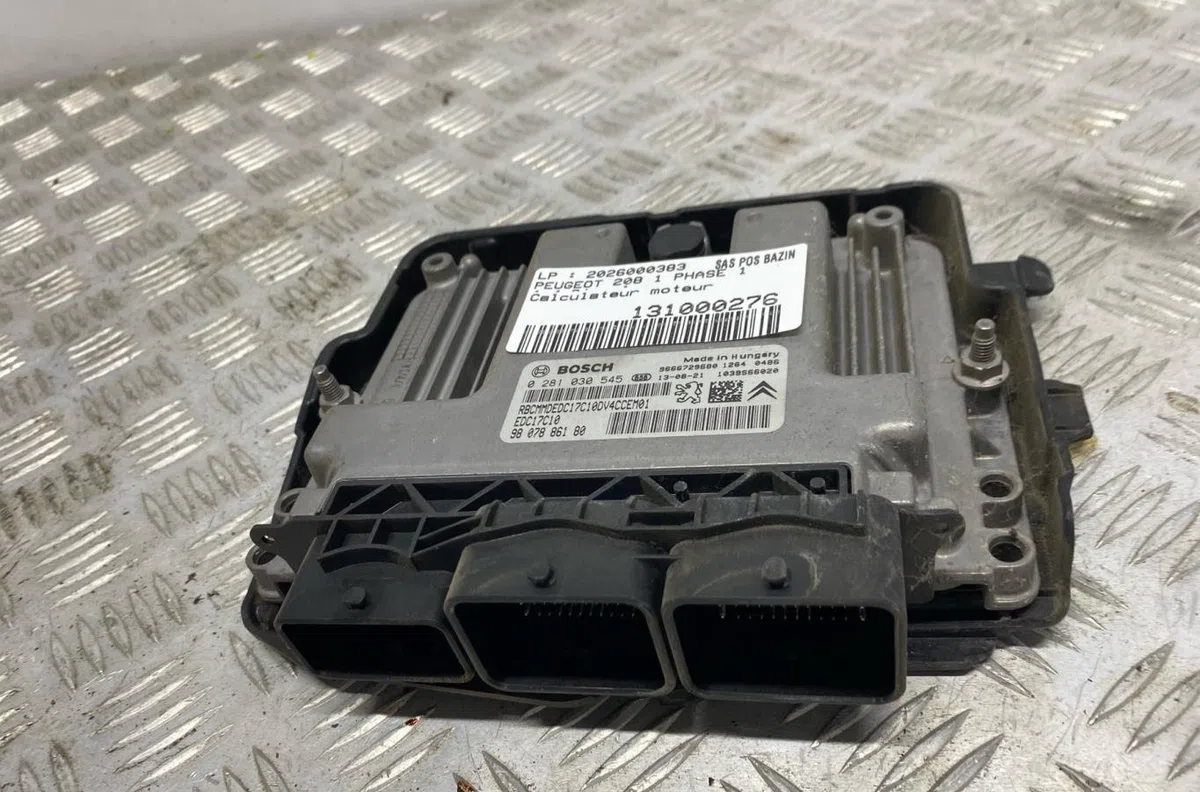 Calculateur moteur PEUGEOT 208 1 PHASE 1 occasion