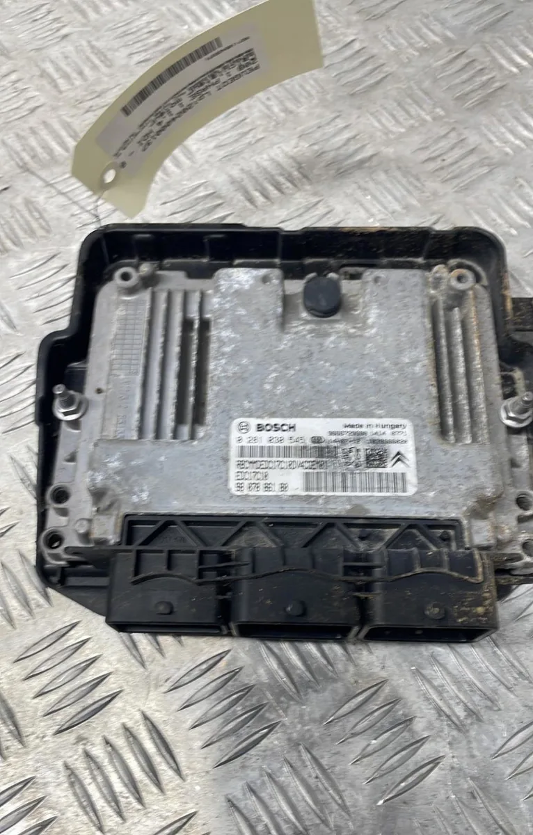 Calculateur moteur PEUGEOT 208 1 PHASE 1 occasion