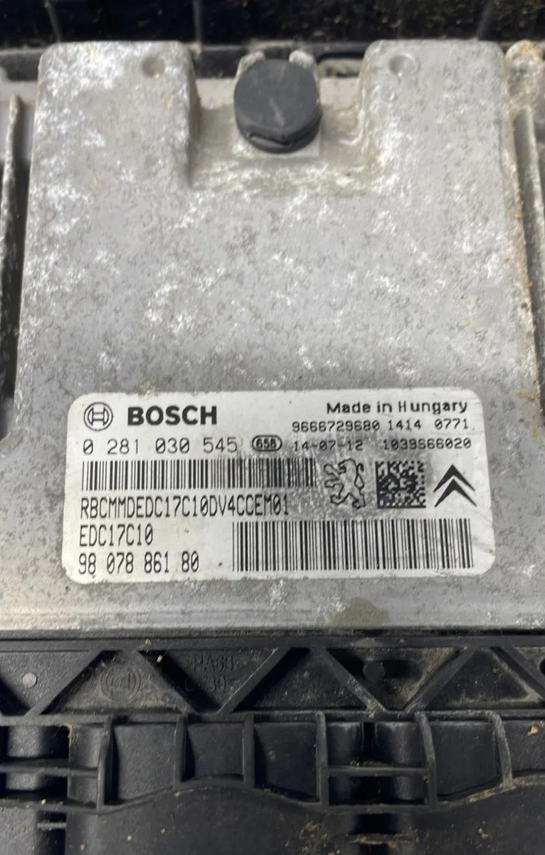 Calculateur moteur PEUGEOT 208 1 PHASE 1 occasion — photo 3