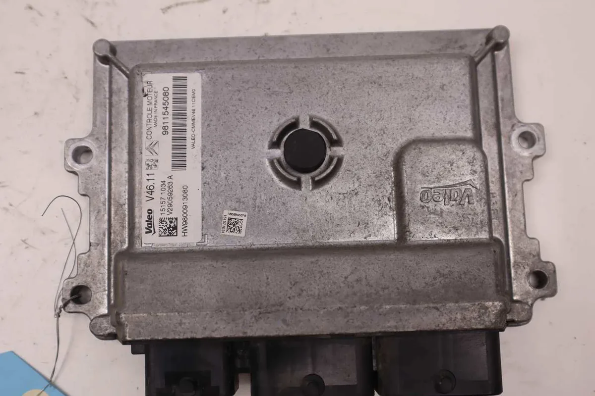 Calculateur moteur Peugeot 208 I (CA_, CC_) 1.2 vti 82 (2012) occasion