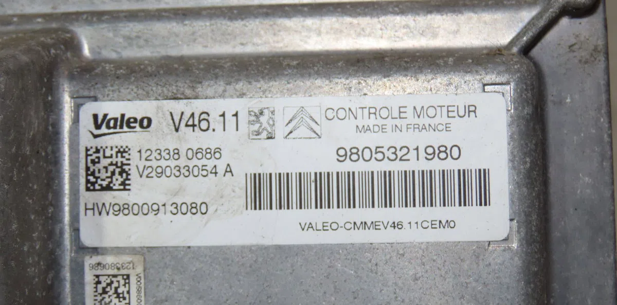 Calculateur moteur Peugeot 208 I (CA_, CC_) 1.2 vti 82 (2012) occasion — photo 2
