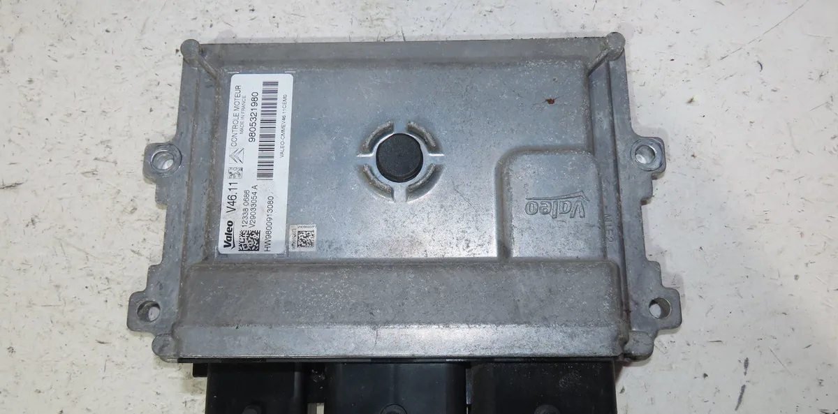 Calculateur moteur Peugeot 208 I (CA_, CC_) 1.2 vti 82 (2012) occasion