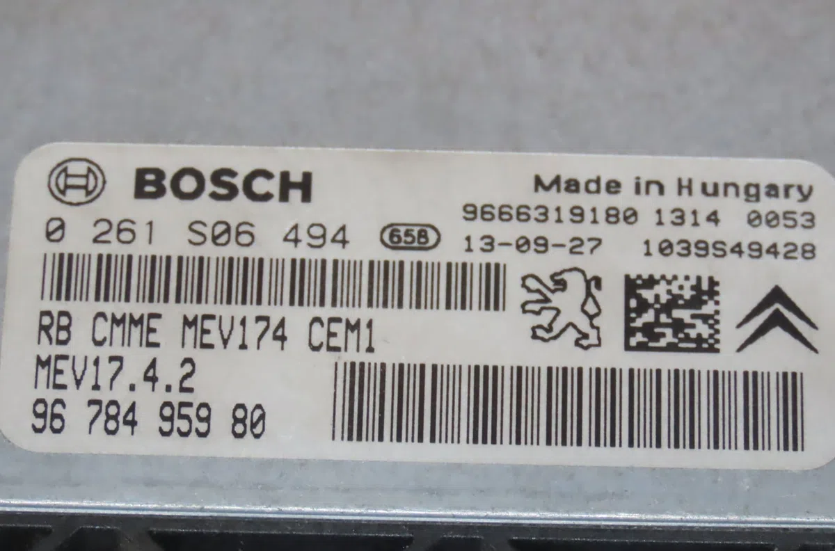Calculateur moteur Peugeot 208 I (CA_, CC_) 1.6 (2012) occasion — photo 2