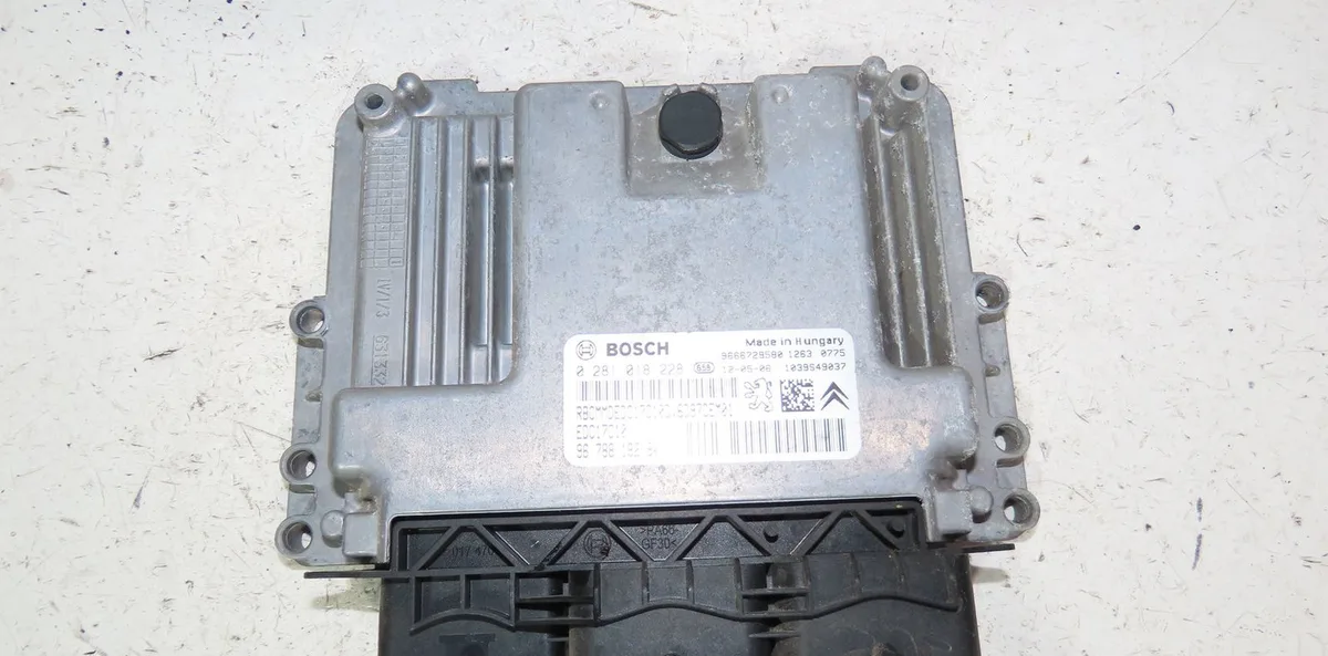 Calculateur moteur Peugeot 208 I (CA_, CC_) 1.6 hdi (2012) 5 portes occasion
