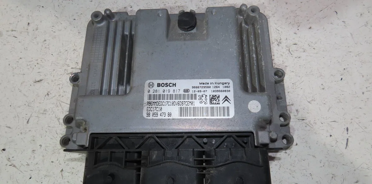 Calculateur moteur Peugeot 208 I (CA_, CC_) 1.6 hdi (2012) 5 portes occasion