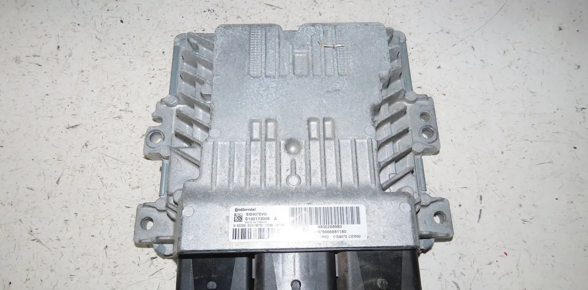 Calculateur moteur Peugeot 208 I (CA_, CC_) 1.6 hdi (2012) occasion