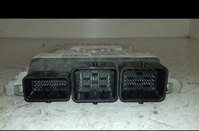 Calculateur moteur Peugeot 3008 Monospace (0U_) 1.6 hdi (2009-2016) 5 portes occasion — photo 2