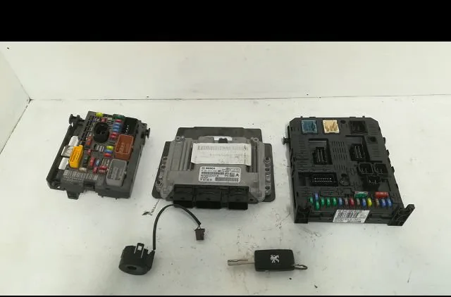 Calculateur moteur Peugeot 3008 Monospace (0U_) 1.6 hdi (2009-2016) 5 portes occasion