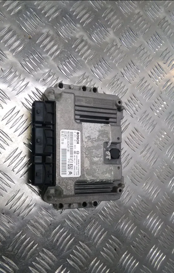 Calculateur moteur Peugeot 307 Break (3E) 1.6 hdi (2005-2008) 5 portes occasion