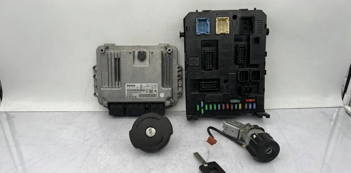 Calculateur moteur PEUGEOT 308 1 PHASE 1 occasion