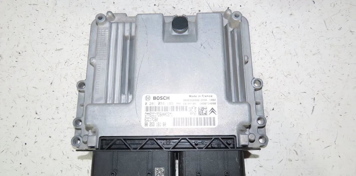Calculateur moteur Peugeot PARTNER Camionnette-Monospace 1.6 bluehdi 100 (2015) occasion
