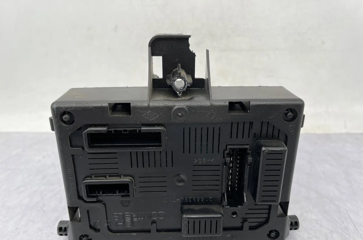 Calculateur moteur RENAULT CLIO 3 PHASE 2 occasion
