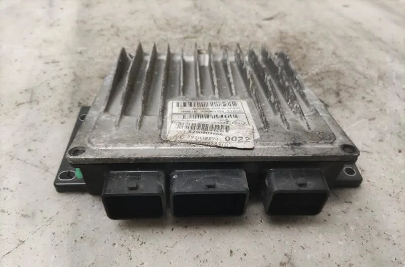Calculateur moteur RENAULT KANGOO 2 PHASE 1 occasion