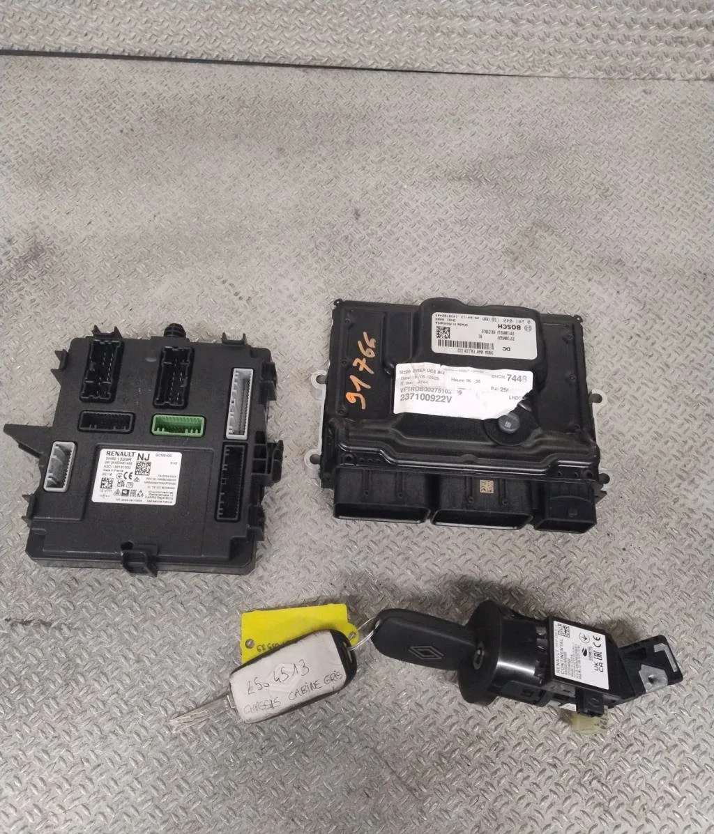 Calculateur moteur RENAULT MASTER 4 MASTER 4 occasion