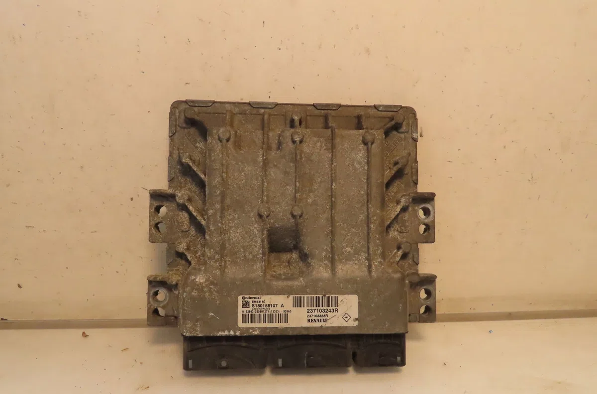 Calculateur moteur Renault MEGANE III 3-5 portes (BZ0-1_, B3_) 1.2 tce (bz16, bz28) (2013) occasion