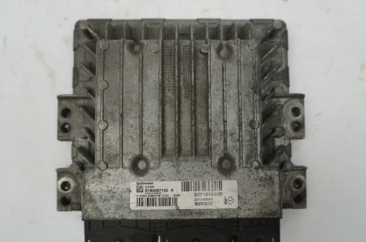 Calculateur moteur Renault MEGANE III Grandtour (KZ0-1) 1.5 dci (kz09, kz0d, kz1g, kz29, kz14, kz1w, kz10, kz1f,... (2009) 5 portes occasion