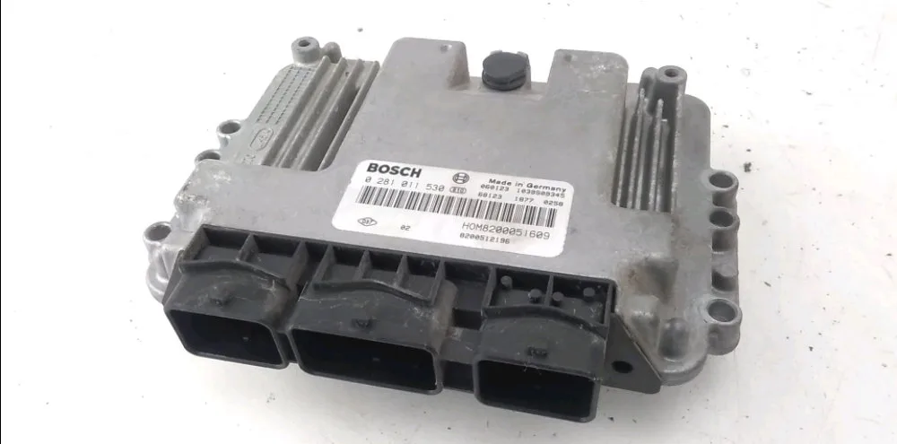 Calculateur moteur Renault TRAFIC II Camionnette (FL) 1.9 dci 80 (fl0b) (2001-2006) occasion