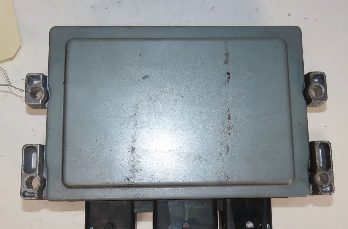 Calculateur moteur Renault WIND (E4M_) 1.2 (e4mf) (2010) occasion