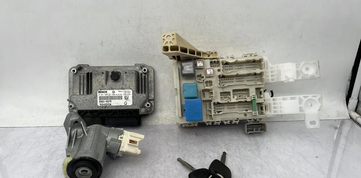 Calculateur moteur TOYOTA YARIS 2 PHASE 1 occasion