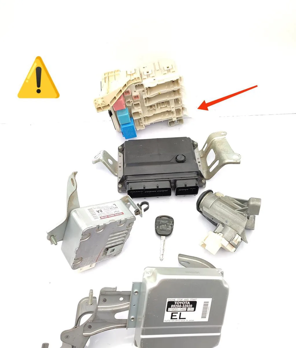 Calculateur moteur TOYOTA YARIS 2 PHASE 2 occasion