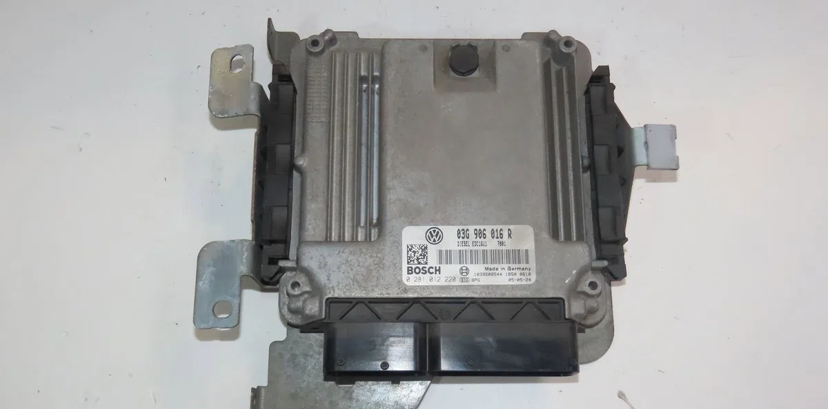 Calculateur moteur Volkswagen GOLF PLUS V (5M1, 521) 1.9 tdi (2005-2009) 5 portes occasion — photo 2