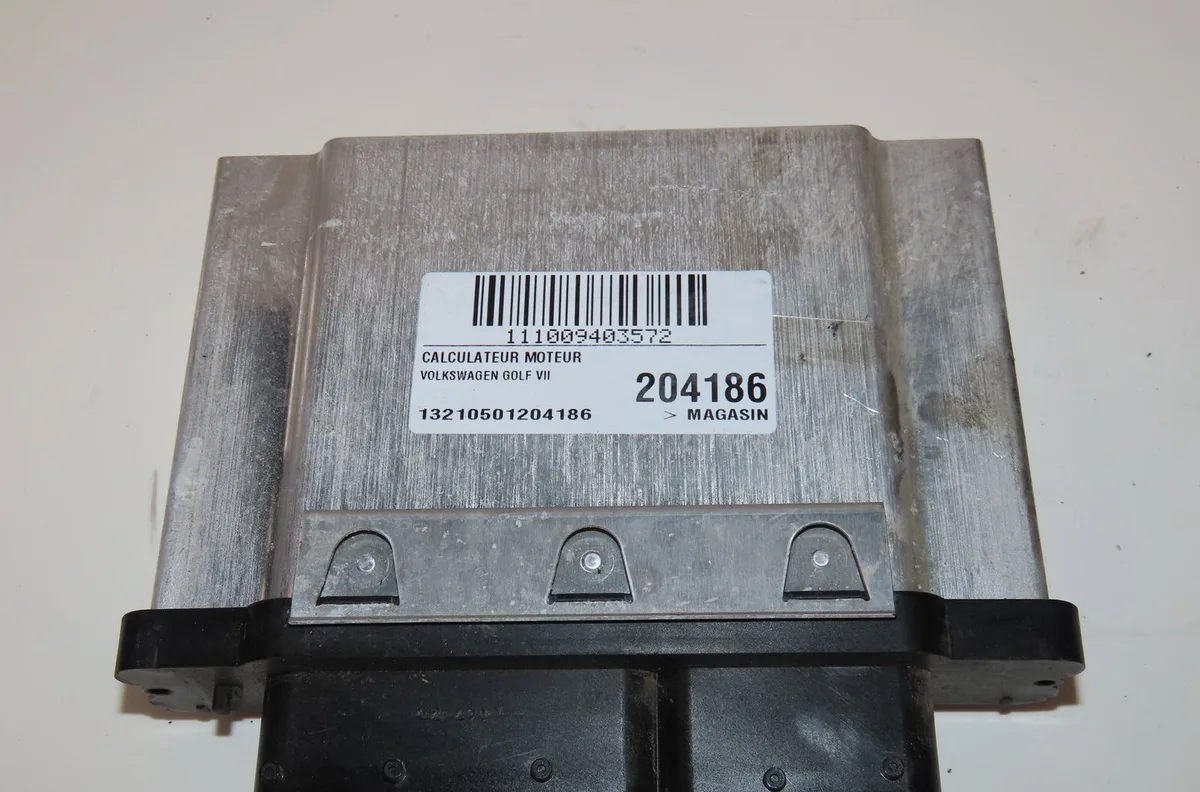Calculateur moteur Volkswagen GOLF VII (5G1, BQ1, BE1, BE2) 1.6 tdi (2012-2017) occasion
