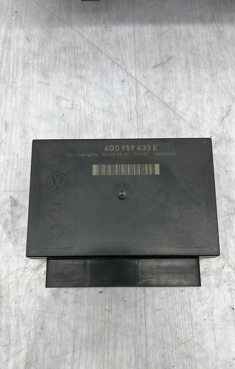 Calculateur moteur VOLKSWAGEN POLO 4 PHASE 2 occasion