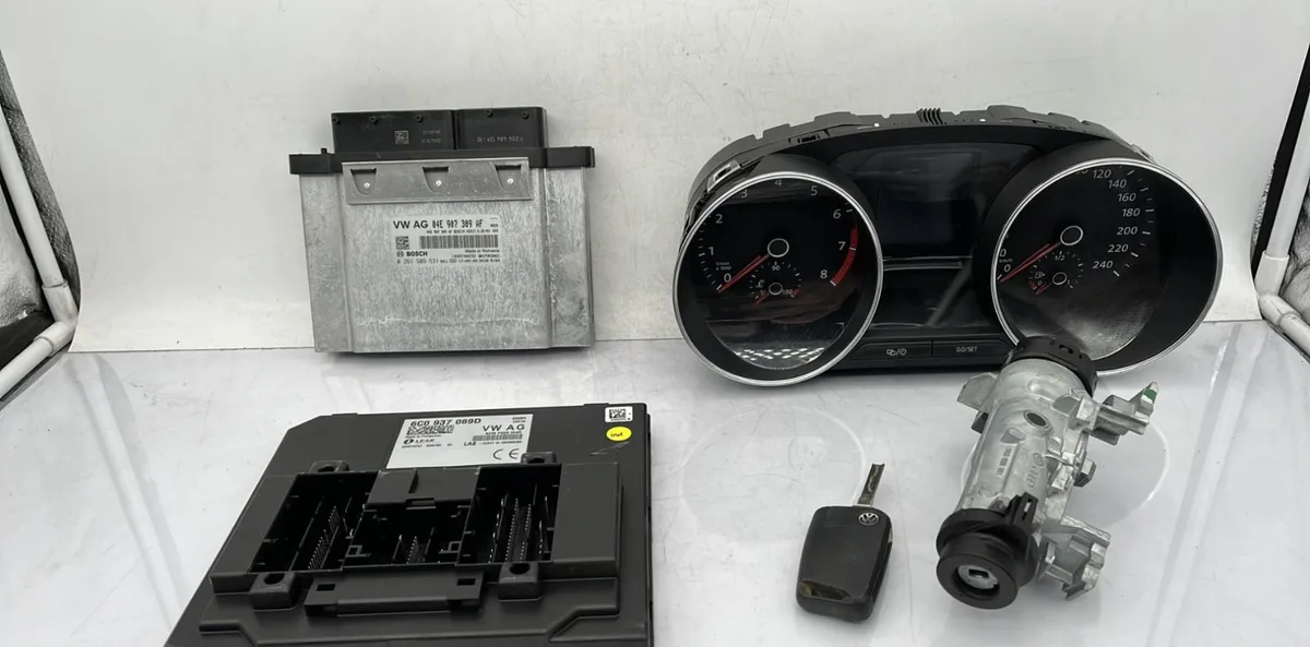 Calculateur moteur VOLKSWAGEN POLO 5 PHASE 2 occasion