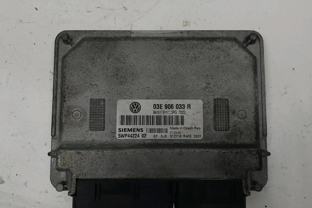 Calculateur moteur Volkswagen POLO (9N_, 9A_) 1.2 12v (2001-2007) 5 portes occasion